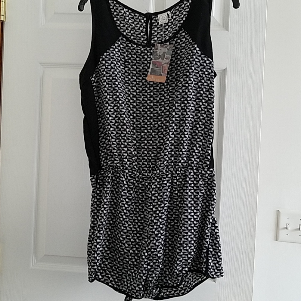 Paper Crane Romper. NWT Size Large